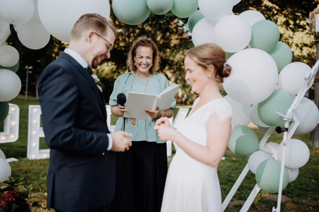 Ablauf einer freien Trauung – Einzug des Brautpaares